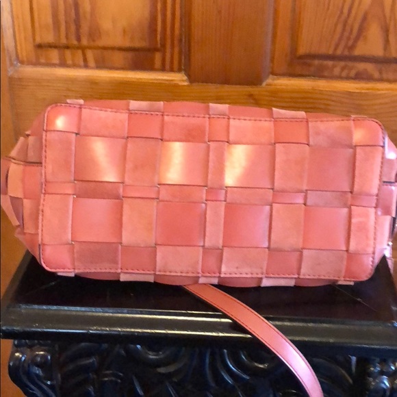 Michael Kors over the shoulder pink purse - Picture 4 of 8